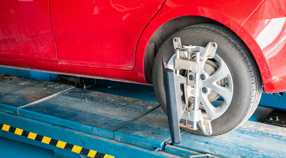 6 Signs That Shows Your Car Needs Wheel Alignment Service